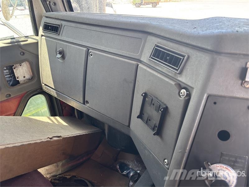 Western Star 4800FX 6x4 T/A Dump Truck شاحنات قلابة