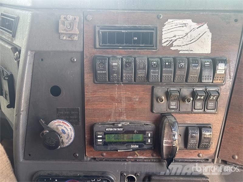 Western Star 4800FX 6x4 T/A Dump Truck شاحنات قلابة