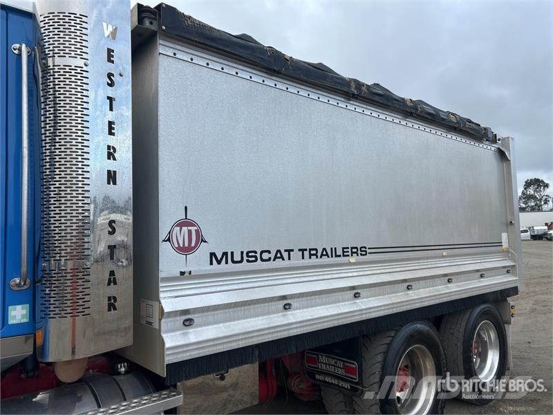 Western Star 4800FX 6x4 T/A Dump Truck Camion benne