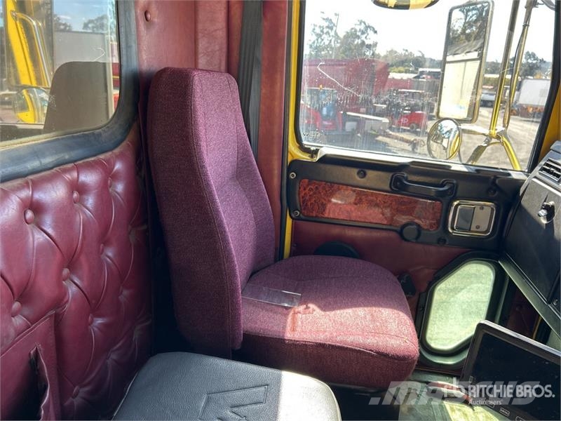 Western Star 4800FX 6x4 T/A Dump Truck Kipper