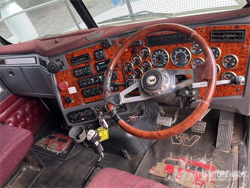 Western Star 4800FXB Stratosphere 6x4 T/A Sleeper Truck Tractor Vilcēji