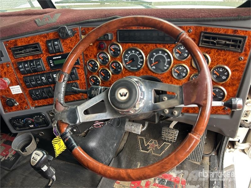 Western Star 4800FXB Stratosphere 6x4 T/A Sleeper Truck Tractor Vilcēji