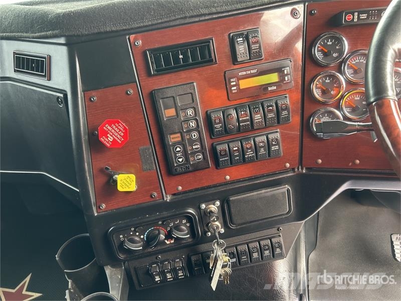 Western Star 4800FXB Stratosphere 6x4 T/A Sleeper Truck Tractor Tractores (camiões)