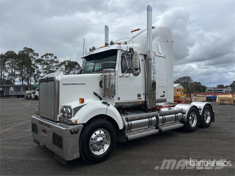 Western Star 4864FXB 6x4 T/A Sleeper Truck Tractor Cavalos mecânicos