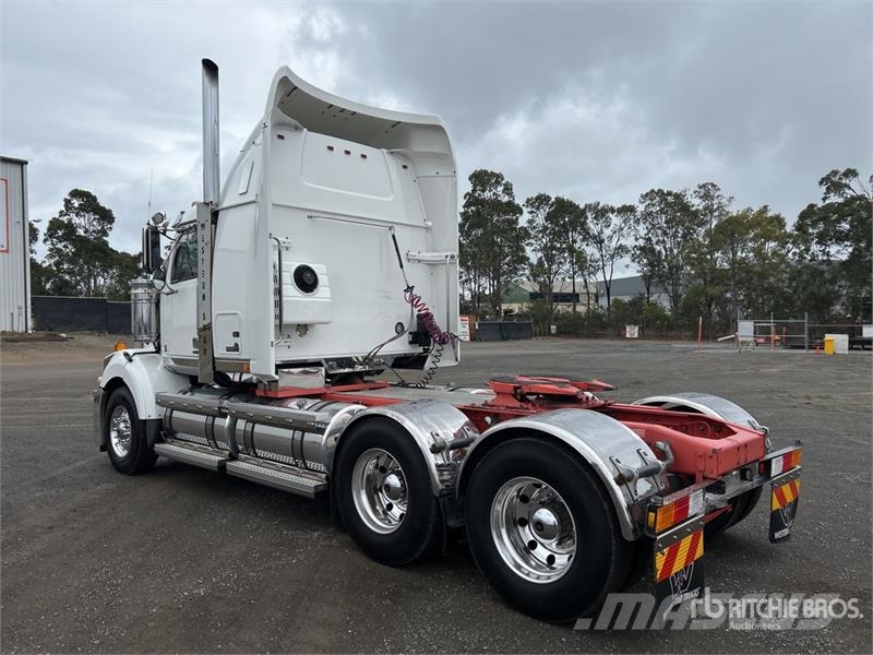 Western Star 4864FXB 6x4 T/A Sleeper Truck Tractor Cavalos mecânicos