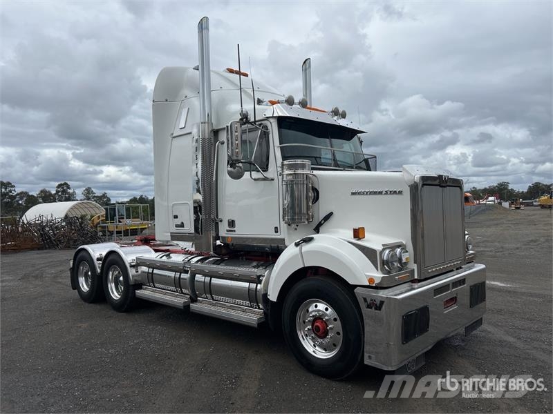 Western Star 4864FXB 6x4 T/A Sleeper Truck Tractor Cavalos mecânicos