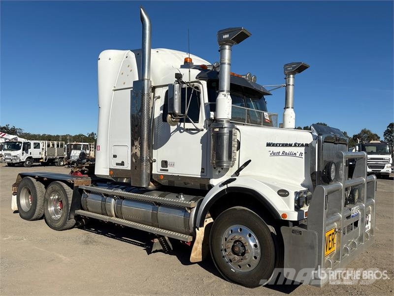 Western Star 4864FXB Stratosphere 6x4 T/A Sleeper Truck Tractor Tractores (camiões)