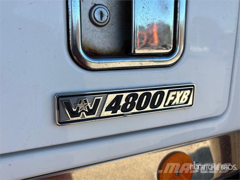 Western Star 4864FXB Stratosphere 6x4 T/A Sleeper Truck Tractor Tractores (camiões)