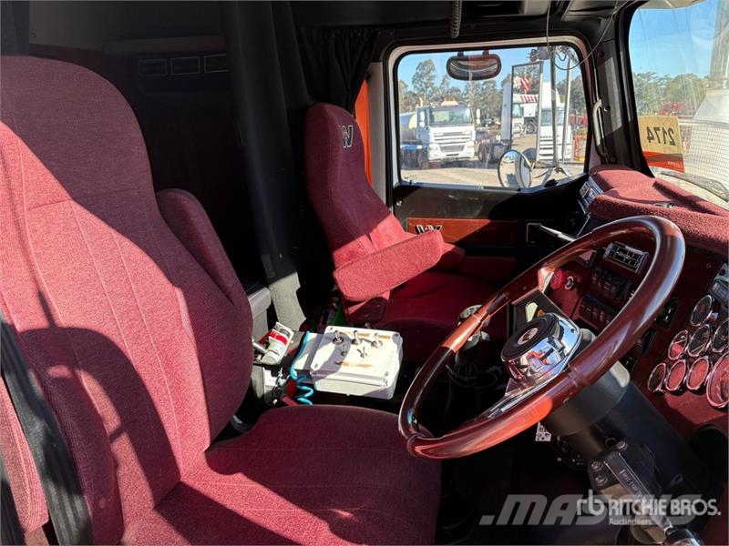 Western Star 4864FXB Stratosphere 6x4 T/A Sleeper Truck Tractor Tractores (camiões)