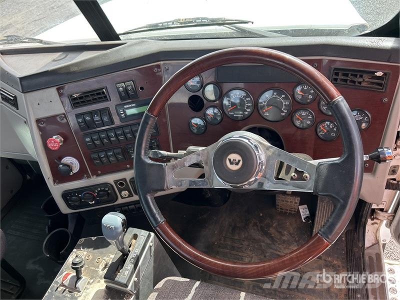 Western Star 4900FX 6x4 T/A Day Cab Truck Tractor Tractores (camiões)