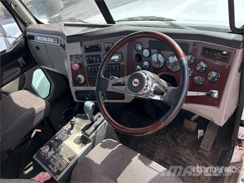 Western Star 4900FX 6x4 T/A Day Cab Truck Tractor Tractores (camiões)