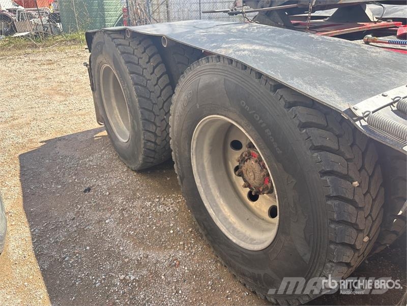 Western Star 4900FXC 6x4 T/A Sleeper Truck Tractor 트랙터 유닛