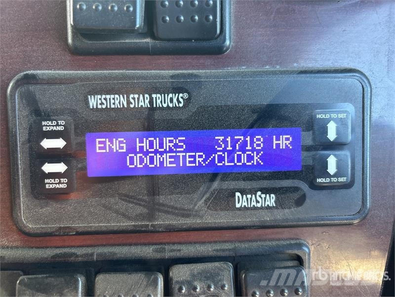 Western Star 4900FXC 6x4 T/A Sleeper Truck Tractor وحدات الجر