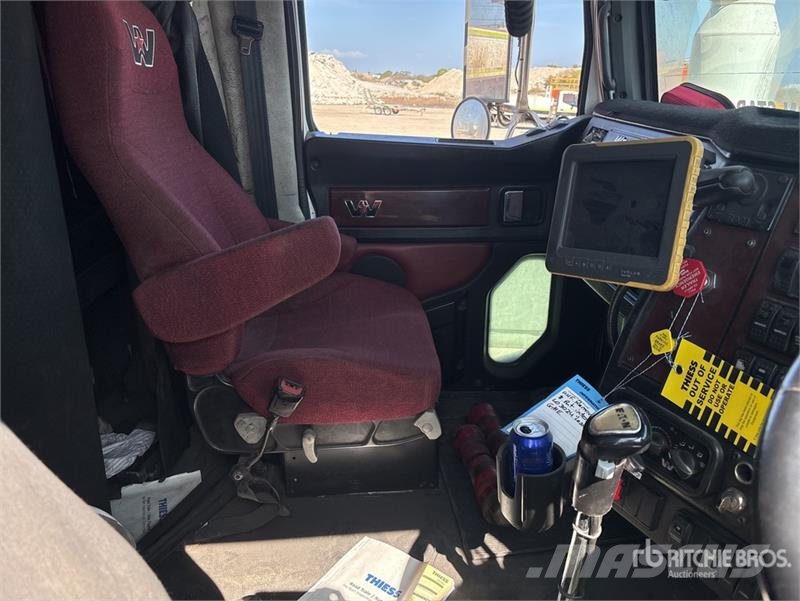 Western Star 4900FXC 6x4 T/A Sleeper Truck Tractor وحدات الجر