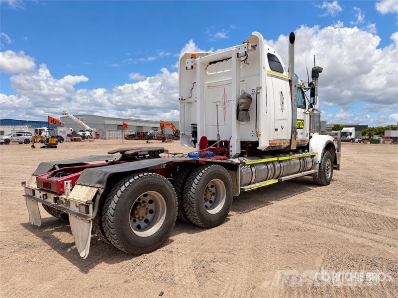 Western Star 4900FXC 6x4 T/A Sleeper Truck Tractor وحدات الجر
