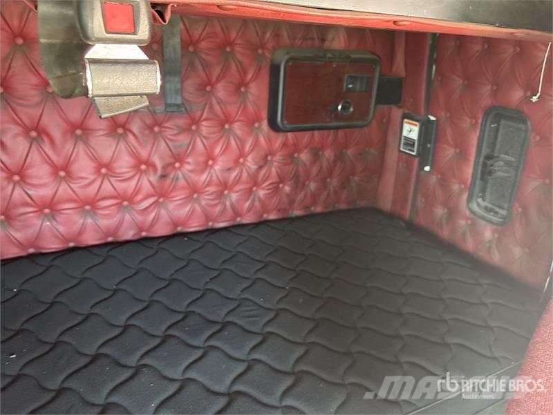 Western Star 4900FXC 6x4 T/A Sleeper Truck Tractor وحدات الجر