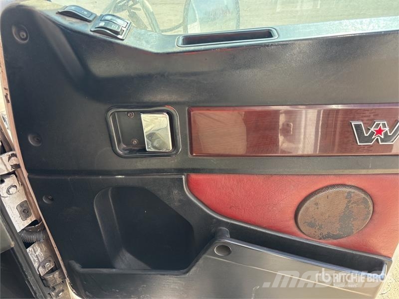 Western Star 4900FXC 6x4 T/A Sleeper Truck Tractor وحدات الجر