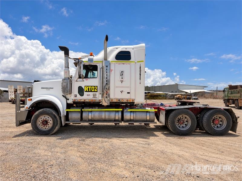 Western Star 4900FXC 6x4 T/A Sleeper Truck Tractor وحدات الجر