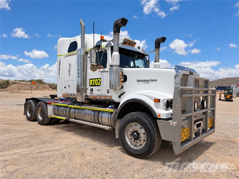 Western Star 4900FXC 6x4 T/A Sleeper Truck Tractor وحدات الجر