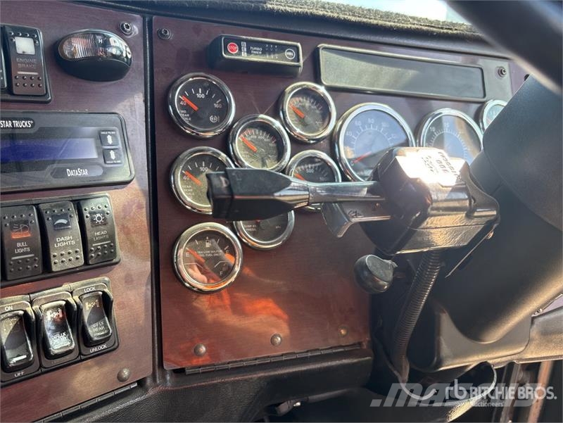 Western Star 4900FXC 6x4 T/A Sleeper Truck Tractor وحدات الجر