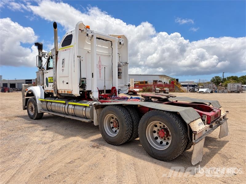 Western Star 4900FXC 6x4 T/A Sleeper Truck Tractor وحدات الجر