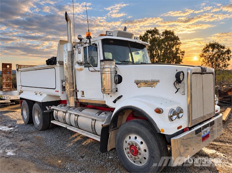 Western Star 4900FXC 6x4 T/A Dump Truck Sklápěče