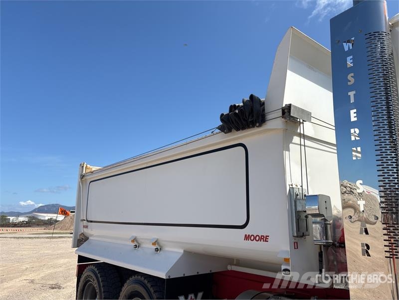 Western Star 4900FXC 6x4 T/A Dump Truck 傾卸式卡車