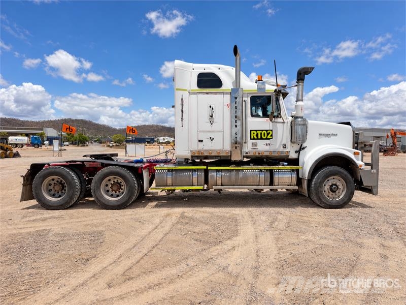 Western Star 4900FXC 6x4 T/A Sleeper Truck Tractor وحدات الجر