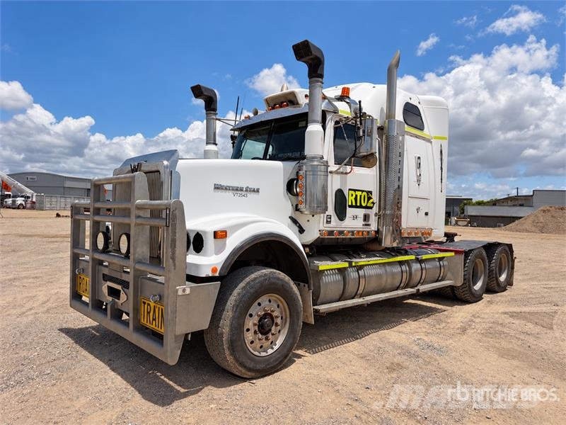 Western Star 4900FXC 6x4 T/A Sleeper Truck Tractor وحدات الجر