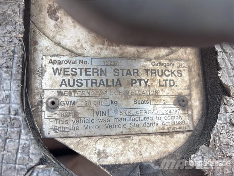 Western Star 4900FXC 6x4 T/A Sleeper Truck Tractor وحدات الجر
