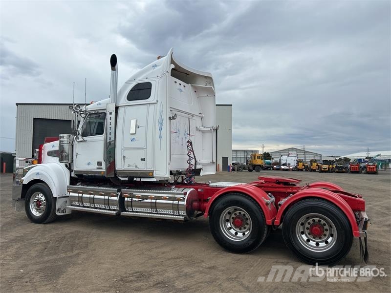 Western Star 4964FXT Stratosphere 6x4 T/A Sleeper Truck Tractor Nyergesvontatók