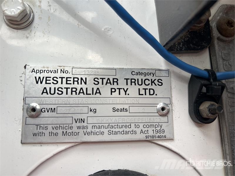 Western Star 4964FXT Stratosphere 6x4 T/A Sleeper Truck Tractor Nyergesvontatók