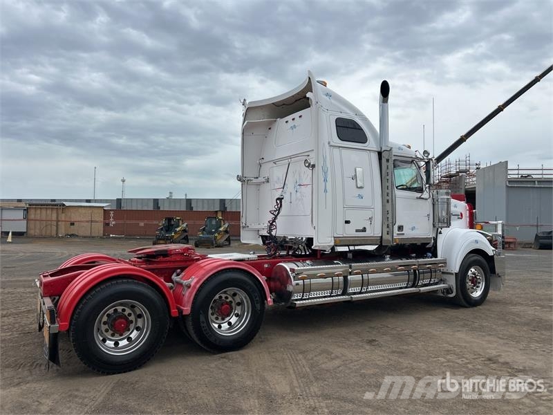 Western Star 4964FXT Stratosphere 6x4 T/A Sleeper Truck Tractor Nyergesvontatók