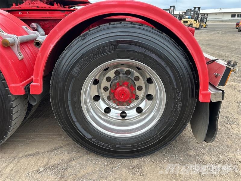 Western Star 4964FXT Stratosphere 6x4 T/A Sleeper Truck Tractor Nyergesvontatók