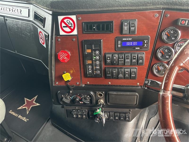 Western Star 5800SS 6x4 T/A Sleeper Truck Tractor Vilcēji