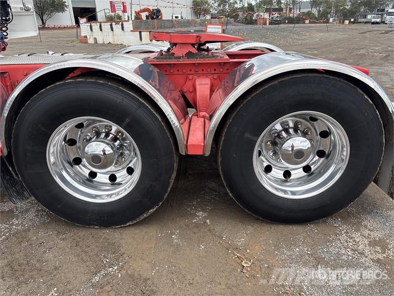 Western Star 5800SS 6x4 T/A Sleeper Truck Tractor Vilcēji