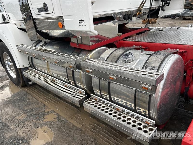 Western Star 5800SS 6x4 T/A Sleeper Truck Tractor Tegljači
