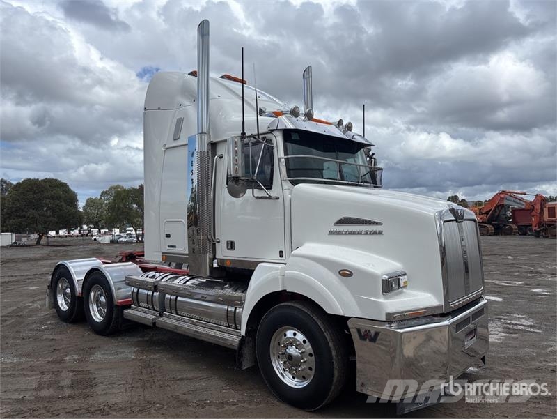 Western Star 5800SS 6x4 T/A Sleeper Truck Tractor Vilcēji
