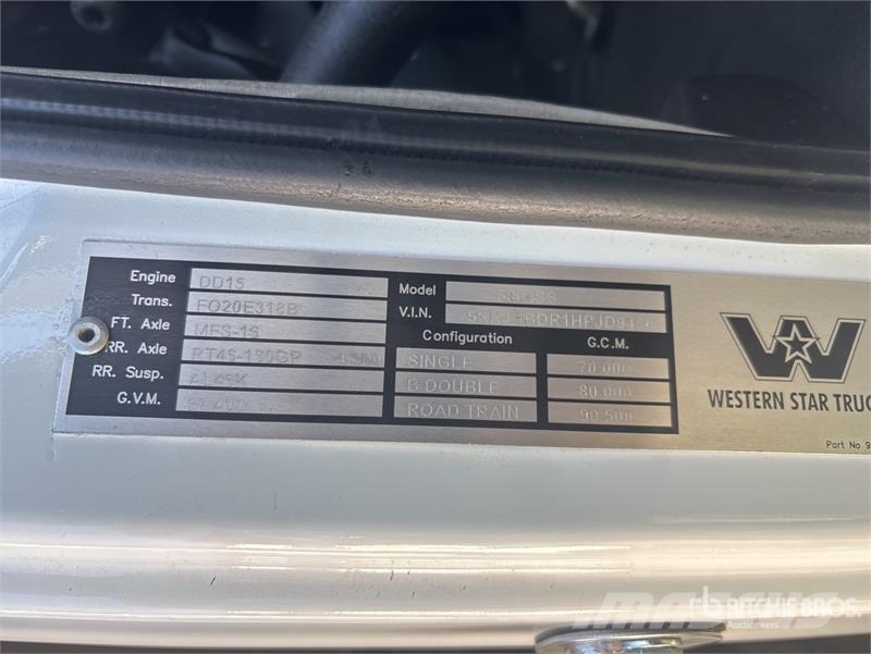 Western Star 5800SS 6x4 T/A Sleeper Truck Tractor Vilcēji