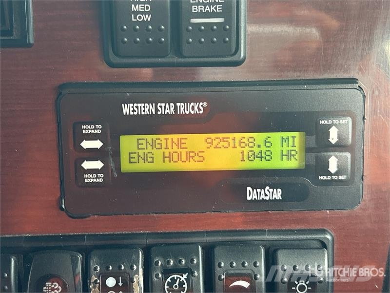 Western Star 5864SS 6x4 T/A Sleeper Truck Tractor Cavalos mecânicos