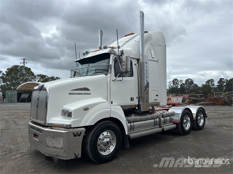 Western Star 5864SS 6x4 T/A Sleeper Truck Tractor Cavalos mecânicos