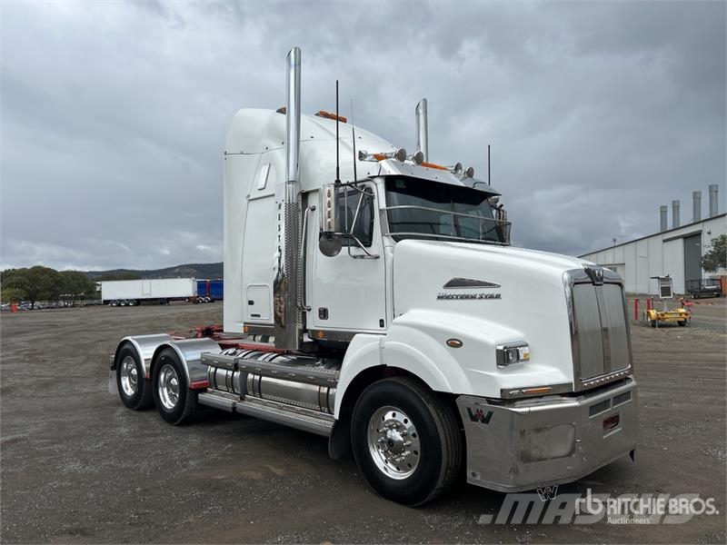 Western Star 5864SS 6x4 T/A Sleeper Truck Tractor Cavalos mecânicos