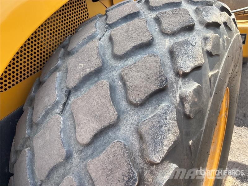 XCMG XS123 Smooth Drum Compactor Valjci sa jednim bubnjem