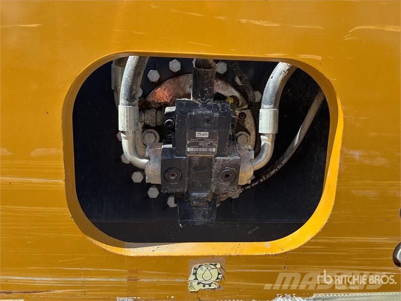 XCMG XS123 Smooth Drum Compactor Valjci sa jednim bubnjem