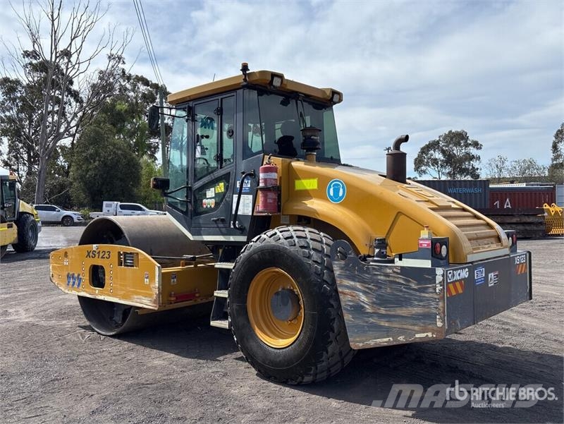 XCMG XS123 Smooth Drum Compactor Valjci sa jednim bubnjem
