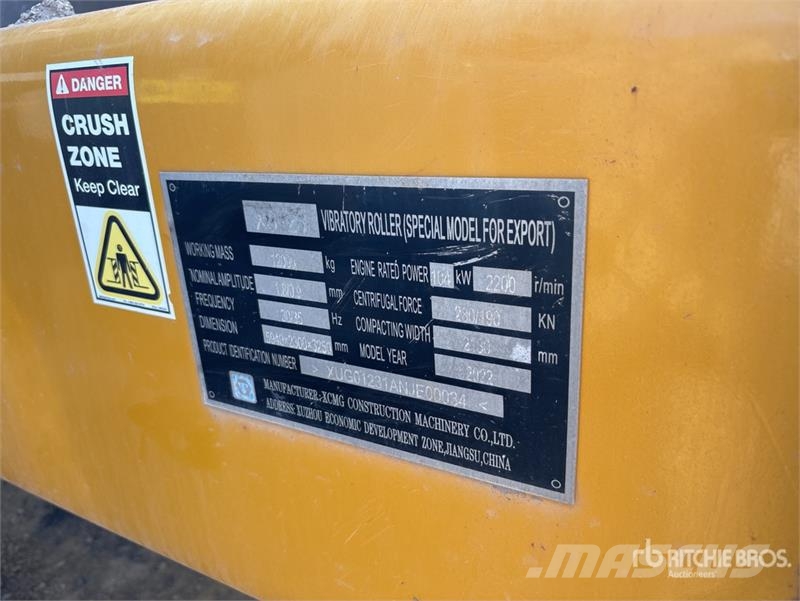 XCMG XS123 Smooth Drum Compactor Egydobos hengerek