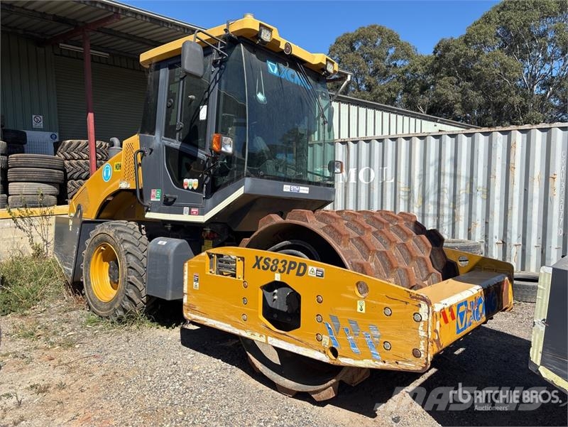 XCMG XS83PD Padfoot Drum Compactor Egydobos hengerek