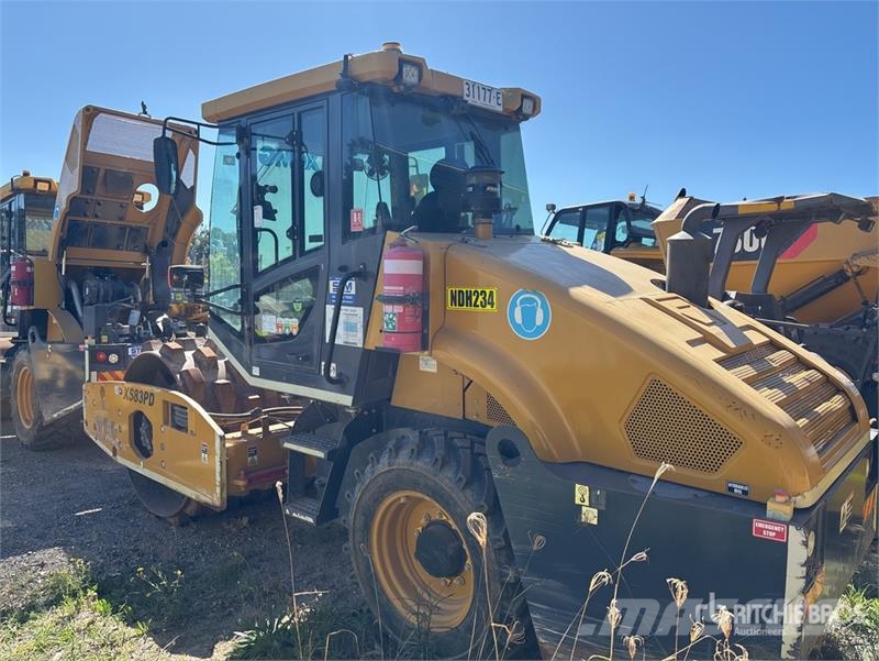 XCMG XS83PD Padfoot Drum Compactor Egydobos hengerek