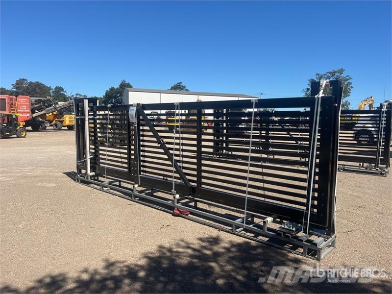  XPF20H 6 m x 1.6 m Steel Electric Driveway Gate (U ماكينات زراعية - غير ذلك