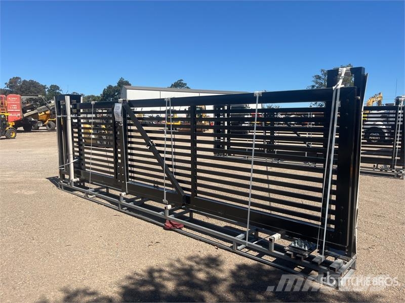  XPF20H 6 m x 1.6 m Steel Electric Driveway Gate (U ماكينات زراعية - غير ذلك